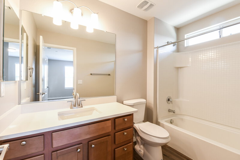 2,185/Mo, 12533 W Via Dona Rd Peoria, AZ 85383 Bathroom View