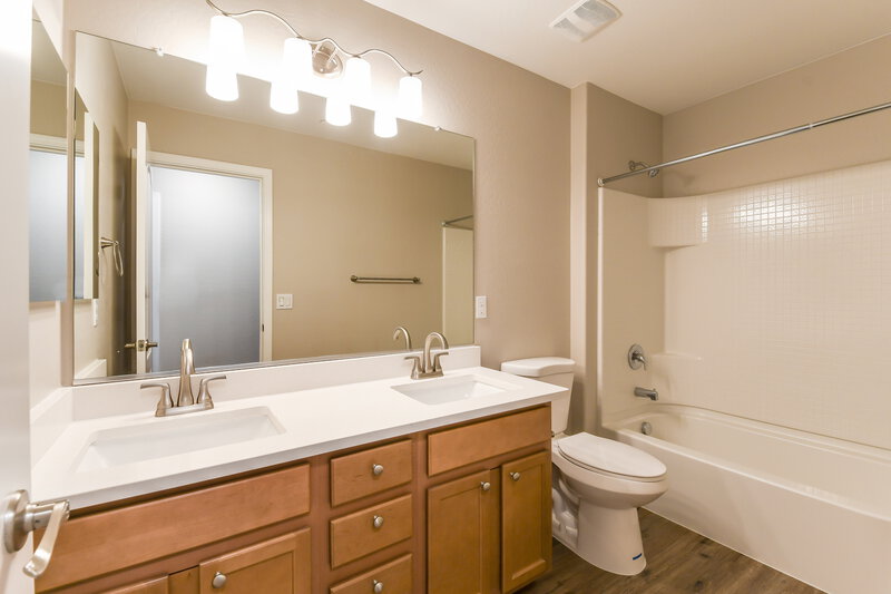 2,185/Mo, 12533 W Via Dona Rd Peoria, AZ 85383 Bathroom View 2