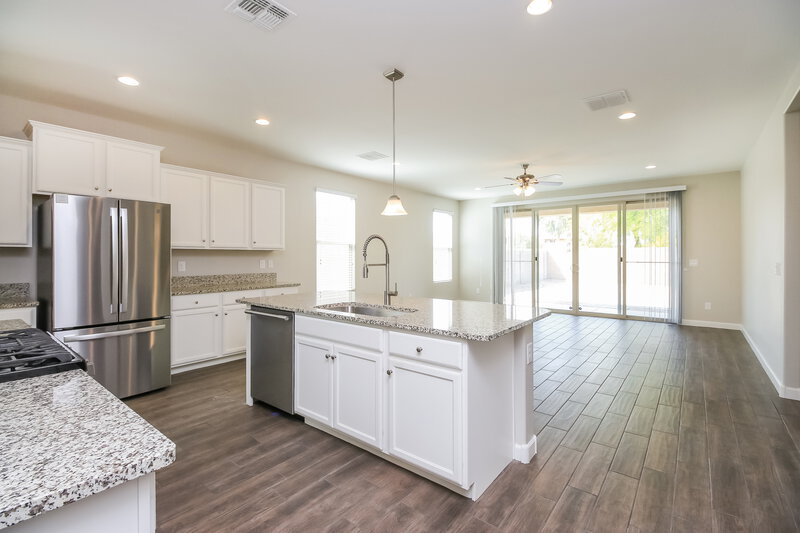 2,435/Mo, 987 W Angus Rd San Tan Valley, AZ 85143 Kitchen View 2