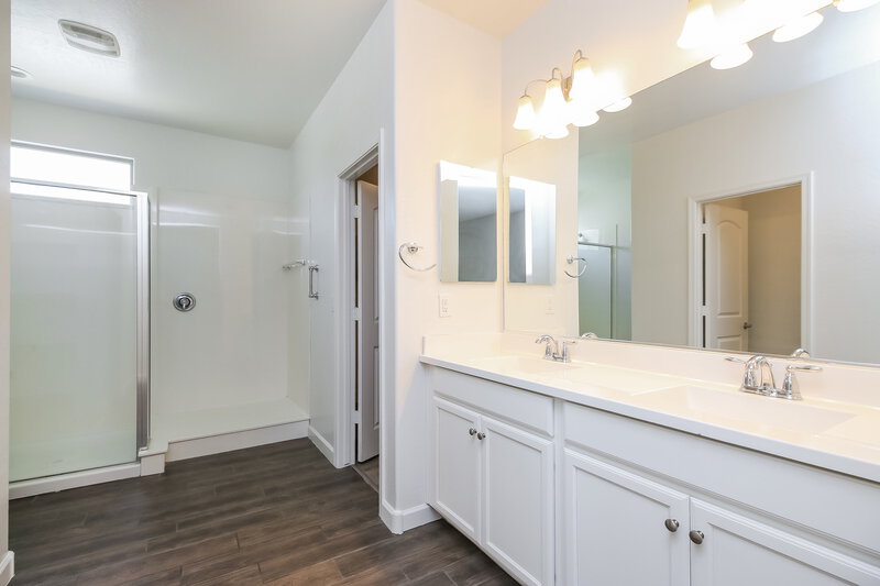 2,435/Mo, 987 W Angus Rd San Tan Valley, AZ 85143 Bathroom View