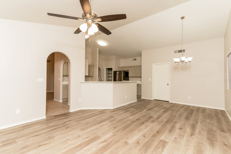 2,220/Mo, 7580 W San Miguel Ave Glendale, AZ 85303 Misc View 4