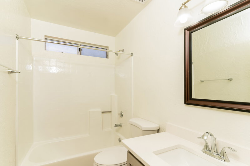 2,220/Mo, 7580 W San Miguel Ave Glendale, AZ 85303 Misc View 9