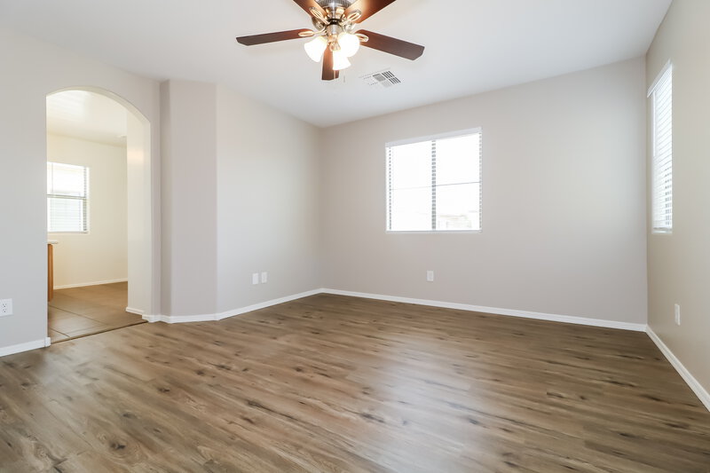 1,900/Mo, 14069 W Country Gables Dr Surprise, AZ 85379 Main Bedroom View