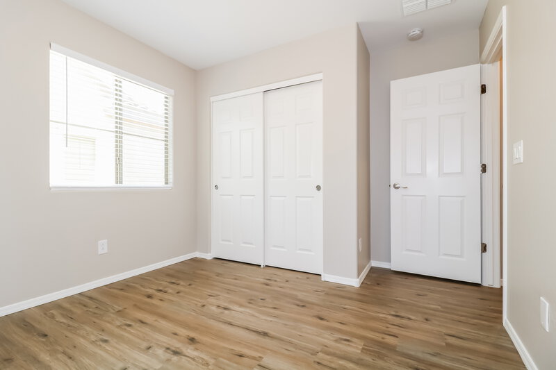 1,900/Mo, 14069 W Country Gables Dr Surprise, AZ 85379 Bedroom View 3
