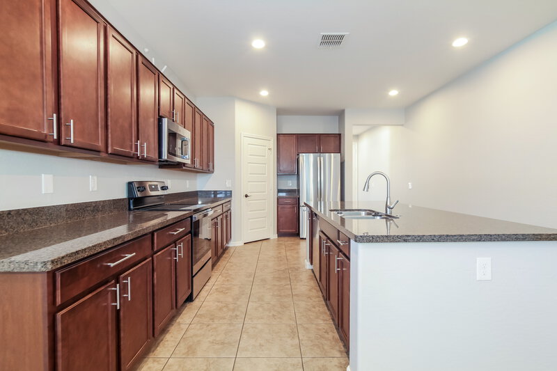 2,180/Mo, 10404 W Hammond Ln Tolleson, AZ 85353 Kitchen View 2