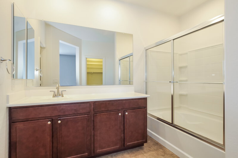 2,180/Mo, 10404 W Hammond Ln Tolleson, AZ 85353 Main Bathroom View