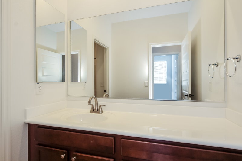 2,180/Mo, 10404 W Hammond Ln Tolleson, AZ 85353 Bathroom View