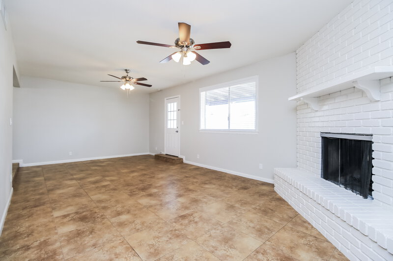 2,320/Mo, 2520 E Javelina Ave Mesa, AZ 85204 Living Room View 2