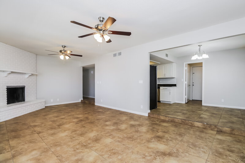 2,320/Mo, 2520 E Javelina Ave Mesa, AZ 85204 Living Room View 3