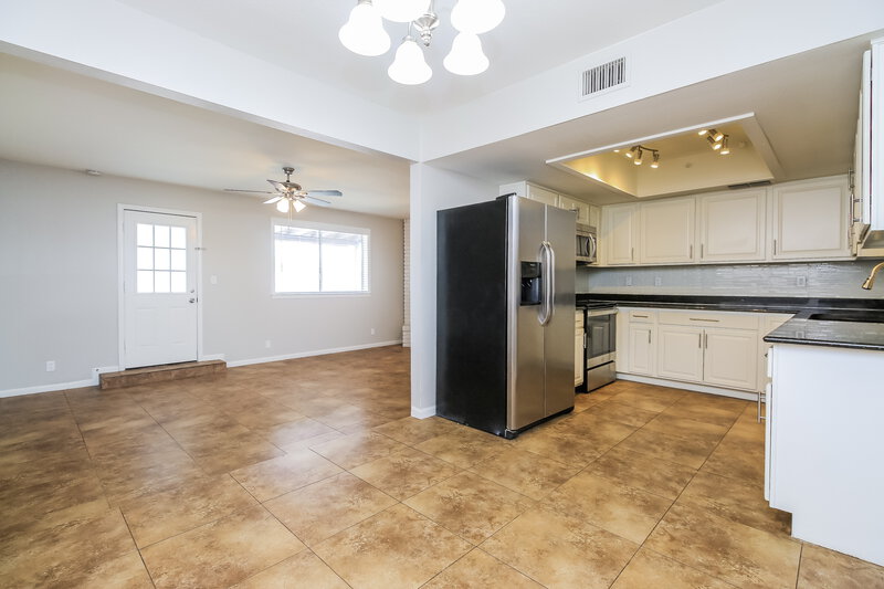 2,320/Mo, 2520 E Javelina Ave Mesa, AZ 85204 Dining Room View 2