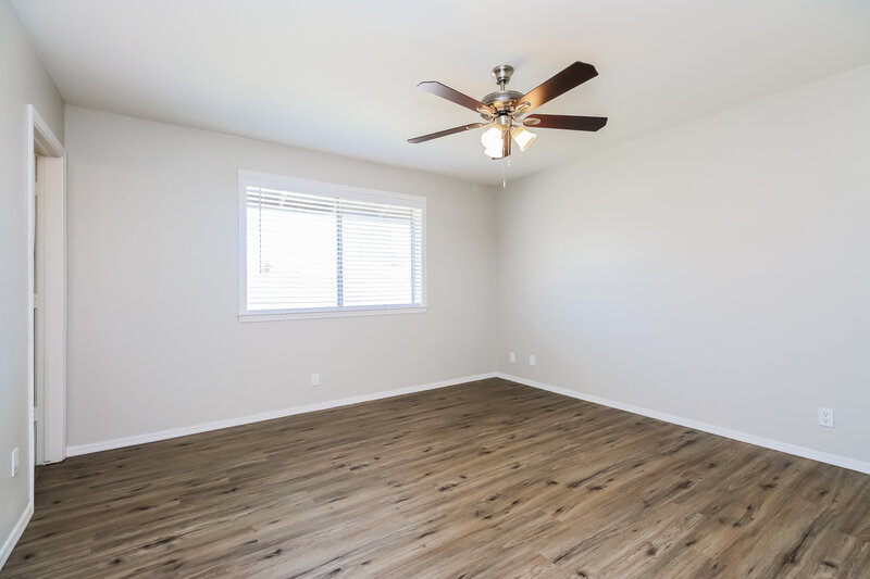 2,320/Mo, 2520 E Javelina Ave Mesa, AZ 85204 Main Bedroom View 2