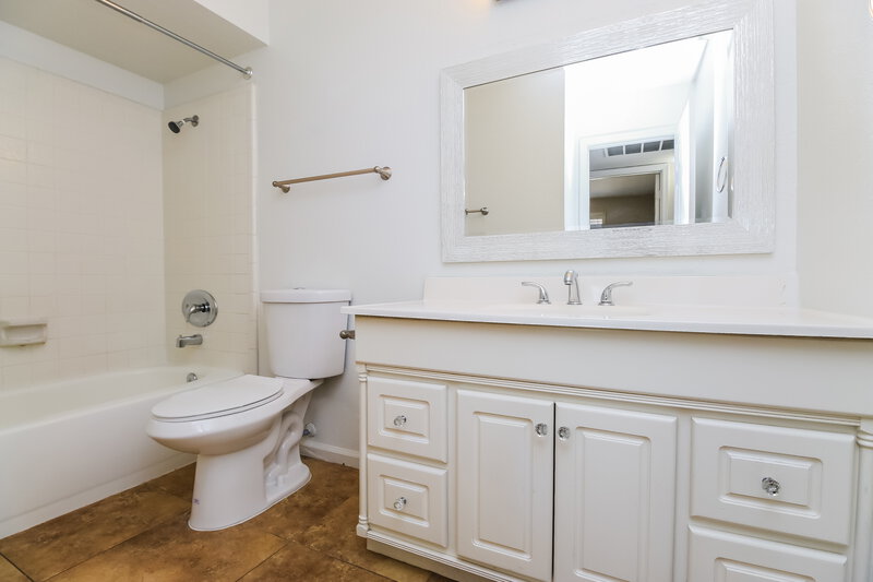 2,320/Mo, 2520 E Javelina Ave Mesa, AZ 85204 Bathroom View