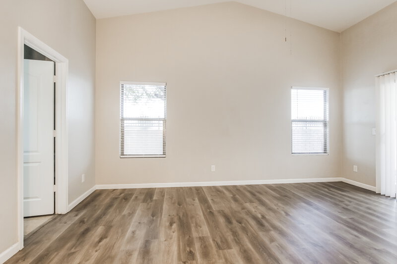 1,980/Mo, 6034 N 68th Dr Glendale, AZ 85303 Main Bedroom View