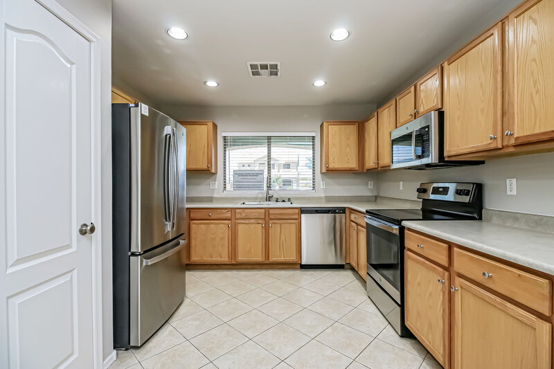 2,150/Mo, 22159 E Via del Rancho Queen Creek, AZ 85142 Kitchen View