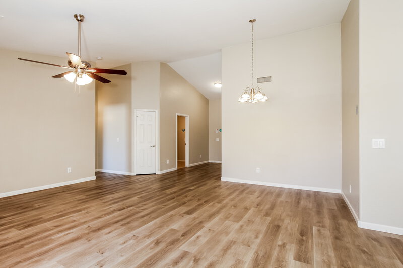 1,935/Mo, 13254 W Paradise Ln Surprise, AZ 85374 Dining Room View