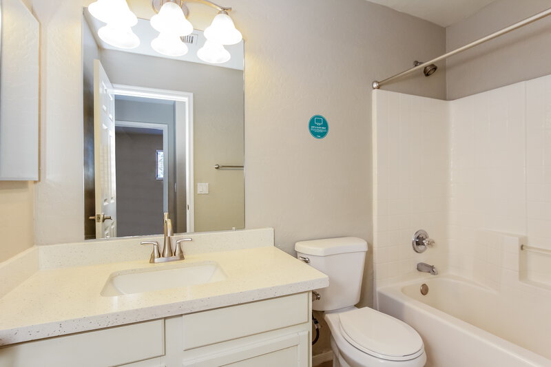 1,935/Mo, 13254 W Paradise Ln Surprise, AZ 85374 Bathroom View