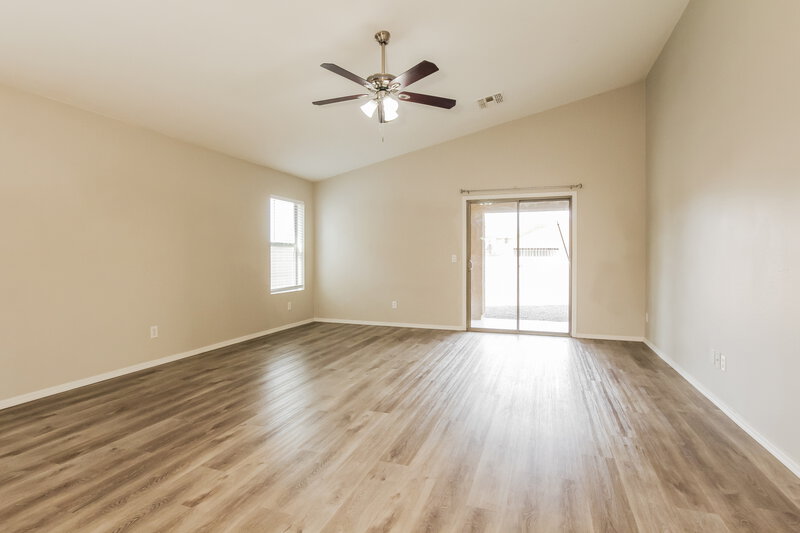 2,195/Mo, 5878 S 238th Ln Buckeye, AZ 85326 Family Room View