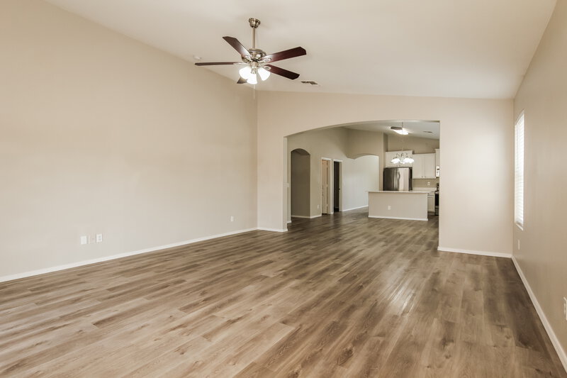 2,195/Mo, 5878 S 238th Ln Buckeye, AZ 85326 Family Room View 2