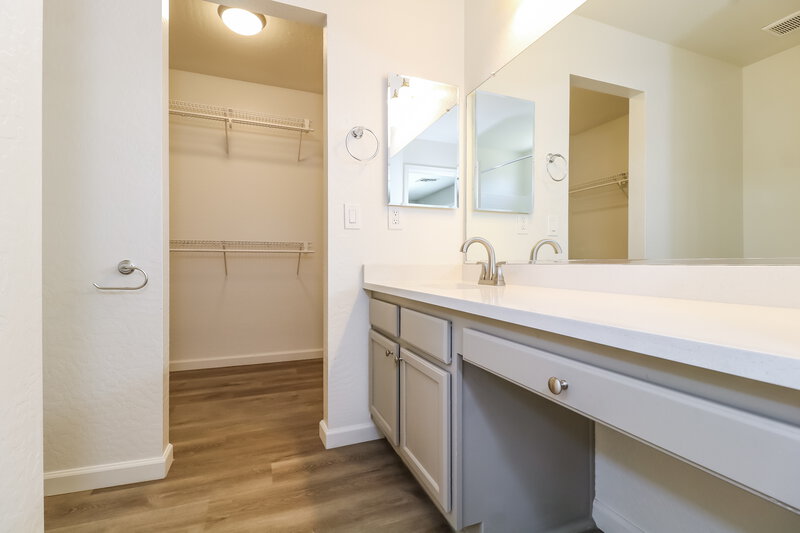 1,970/Mo, 5930 S 236th Dr Buckeye, AZ 85326 Main Bathroom View