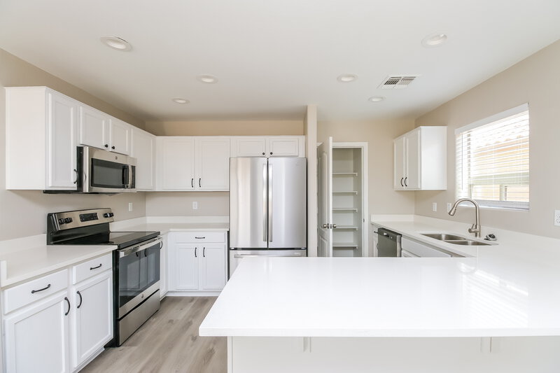 2,385/Mo, 37766 N Sandy Dr San Tan Valley, AZ 85140 Kitchen View