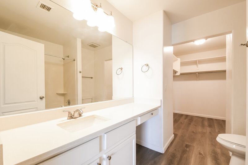 2,215/Mo, 37766 N Sandy Dr San Tan Valley, AZ 85140 Main Bathroom View