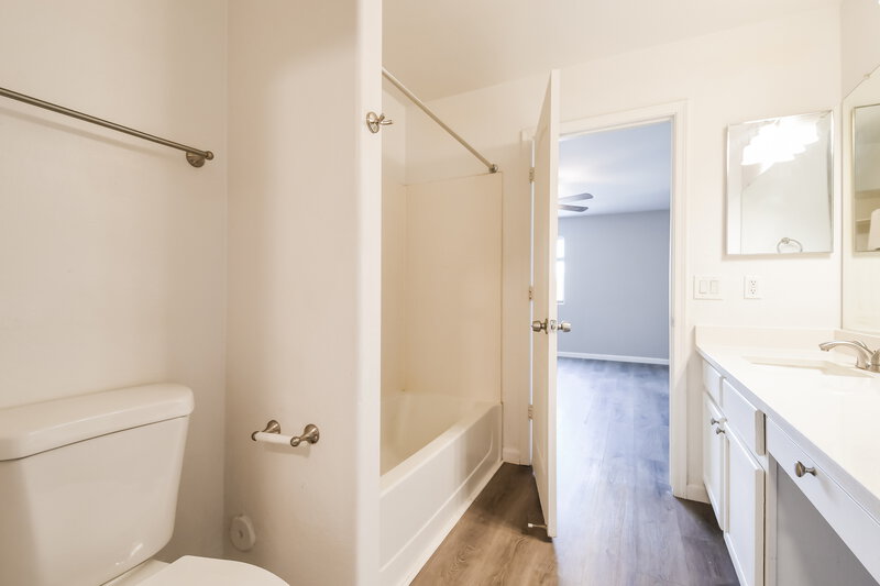 2,215/Mo, 37766 N Sandy Dr San Tan Valley, AZ 85140 Main Bathroom View 2