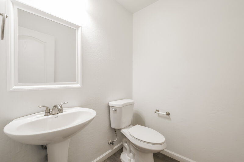 2,215/Mo, 37766 N Sandy Dr San Tan Valley, AZ 85140 Bathroom View