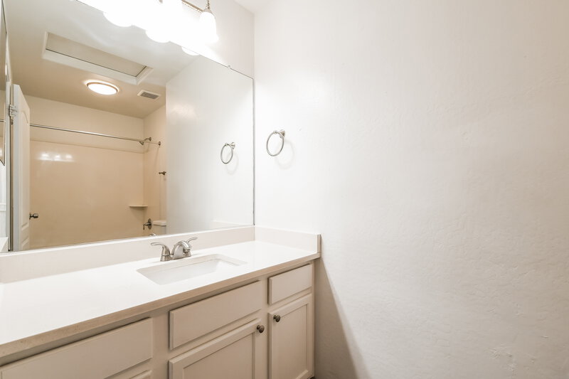 2,215/Mo, 37766 N Sandy Dr San Tan Valley, AZ 85140 Bathroom View 2