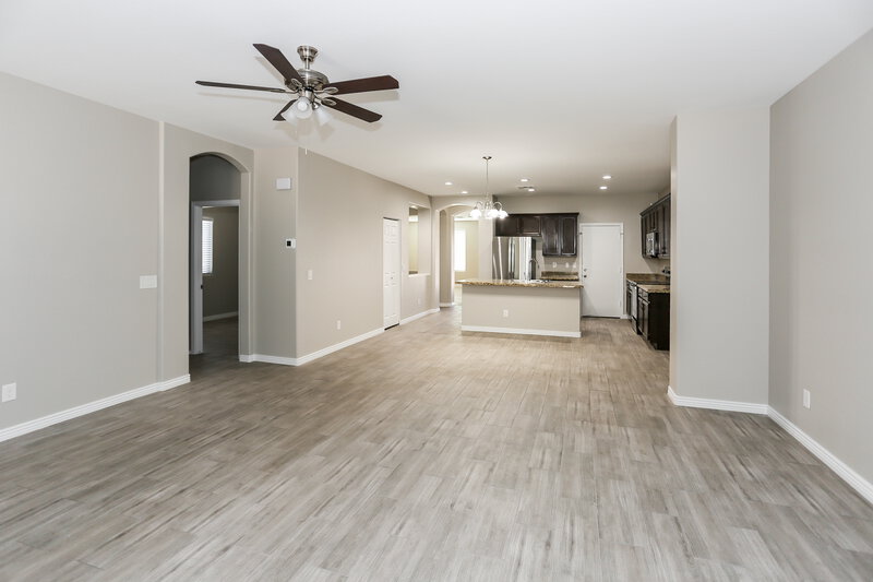 2,390/Mo, 25927 N 131st Dr Peoria, AZ 85383 Dining Room View 2