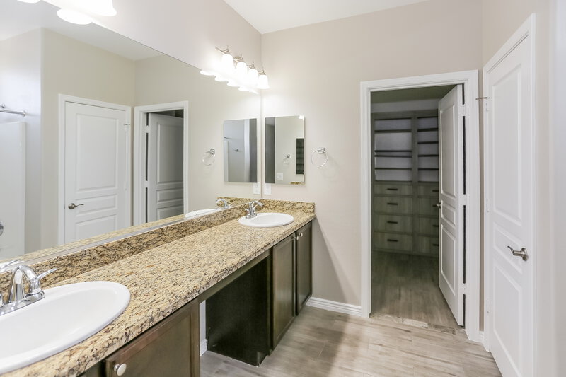 2,390/Mo, 25927 N 131st Dr Peoria, AZ 85383 Main Bathroom View