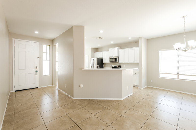 1,995/Mo, 105 N 108th Dr Avondale, AZ 85323 Living Room View