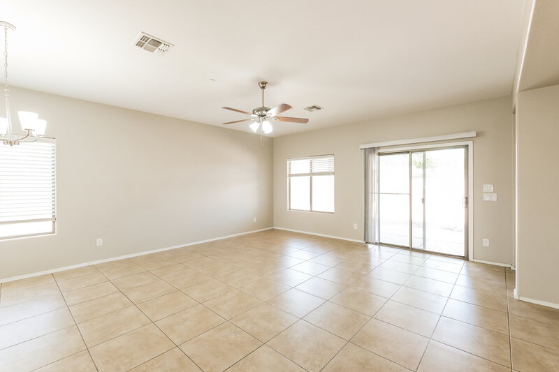 1,995/Mo, 105 N 108th Dr Avondale, AZ 85323 Living Room View 2