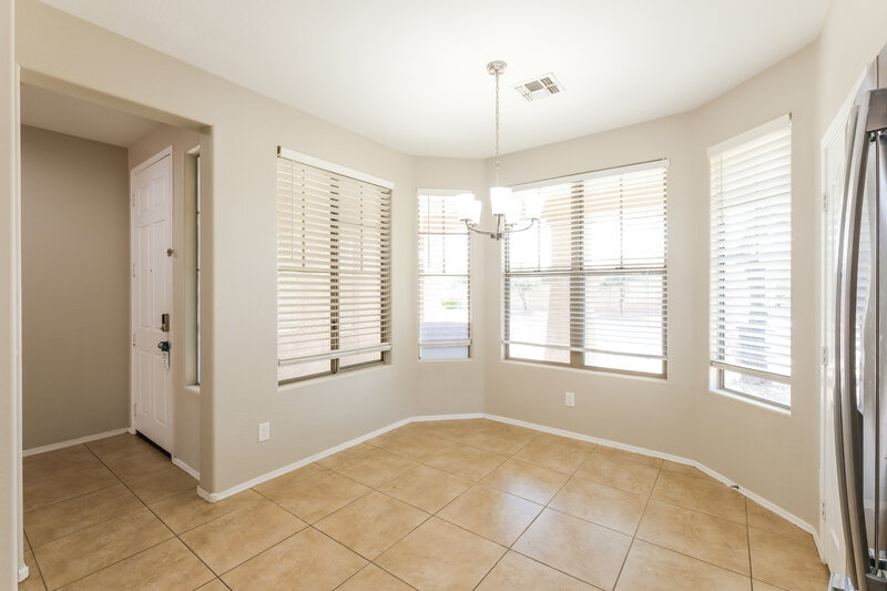 1,995/Mo, 105 N 108th Dr Avondale, AZ 85323 Dining Room View