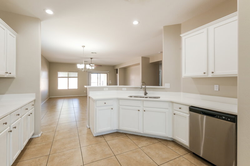 1,995/Mo, 105 N 108th Dr Avondale, AZ 85323 Kitchen View 2