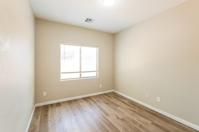 1,995/Mo, 105 N 108th Dr Avondale, AZ 85323 Bedroom View 2