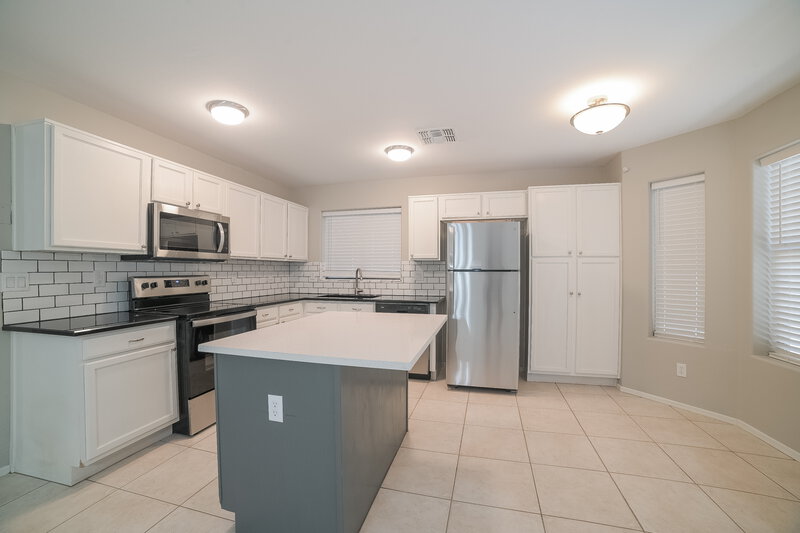 2,595/Mo, 7496 W Denaro Dr Glendale, AZ 85308 Kitchen View