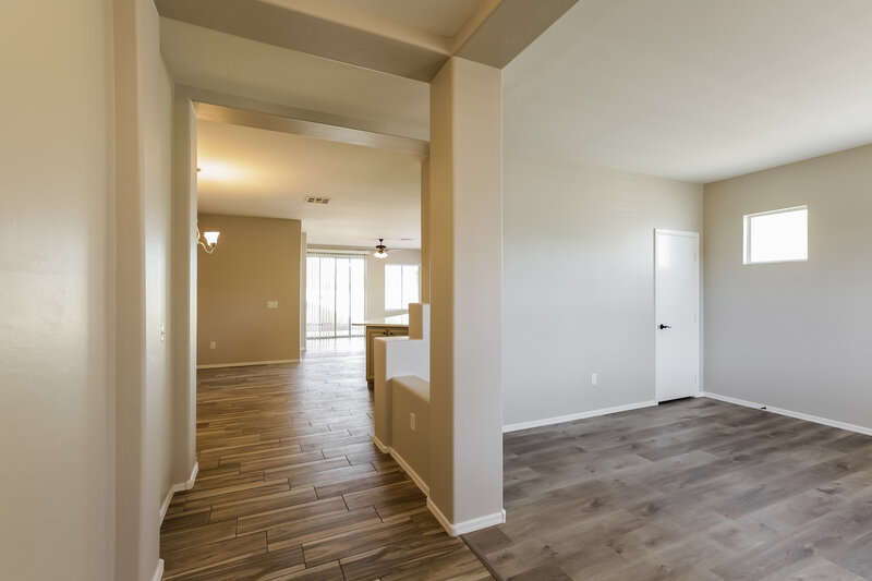 2,435/Mo, 7206 S 42nd Ln Phoenix, AZ 85041 Foyer View