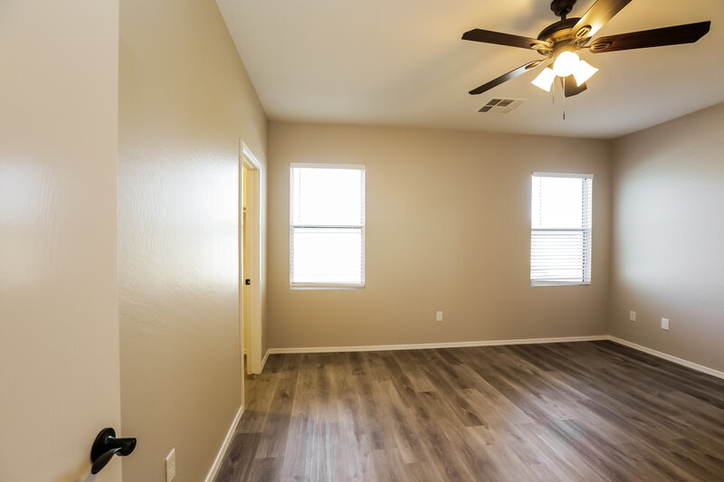 2,435/Mo, 7206 S 42nd Ln Phoenix, AZ 85041 Main Bedroom View