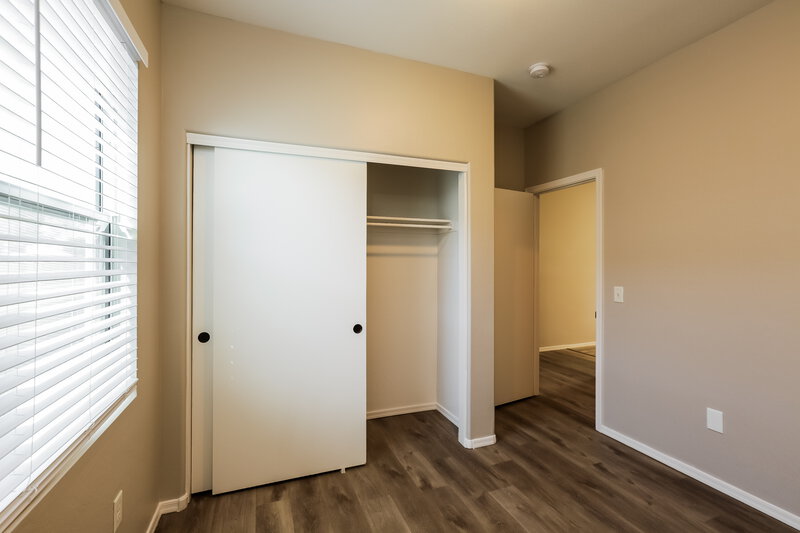 2,435/Mo, 7206 S 42nd Ln Phoenix, AZ 85041 Bedroom View
