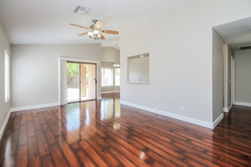 2,240/Mo, 1617 W Kesler Ln Chandler, AZ 85224 Living Room View