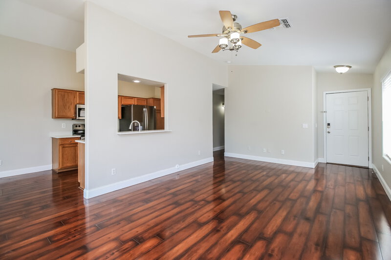 2,240/Mo, 1617 W Kesler Ln Chandler, AZ 85224 Living Room View 2