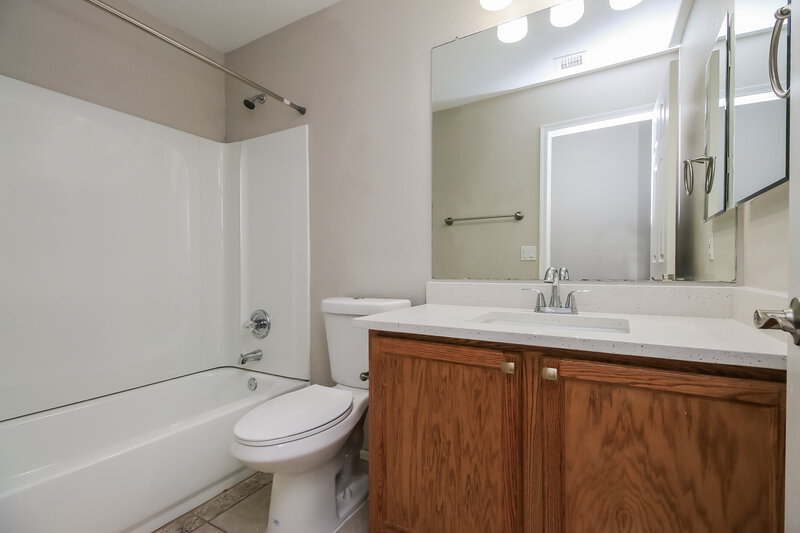 2,240/Mo, 1617 W Kesler Ln Chandler, AZ 85224 Bathroom View