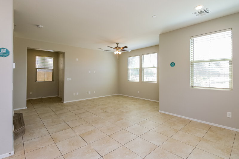 0/Mo, 144 N 56th Pl Mesa, AZ 85205 Living Room View