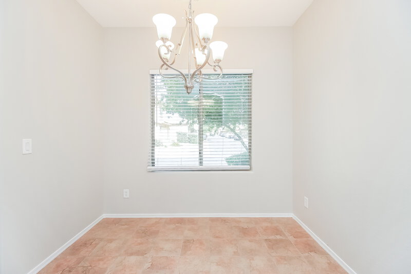 1,775/Mo, 900 W Broadway Ave Lot 11 Apache Junction, AZ 85120 Sitting Room View