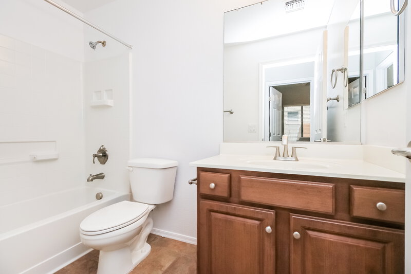 1,775/Mo, 900 W Broadway Ave Lot 11 Apache Junction, AZ 85120 Main Bathroom View