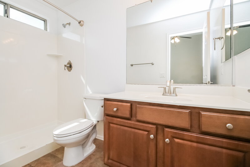 1,775/Mo, 900 W Broadway Ave Lot 11 Apache Junction, AZ 85120 Bathroom View