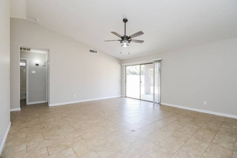 2,470/Mo, 10654 E Florian Ave Mesa, AZ 85208 Living Room View 3