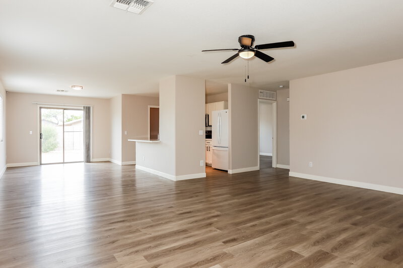 1,895/Mo, 1800 E Desert Rose Trl San Tan Valley, AZ 85143 Living Room View