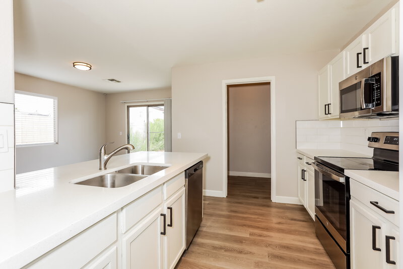 1,895/Mo, 1800 E Desert Rose Trl San Tan Valley, AZ 85143 Kitchen View 2