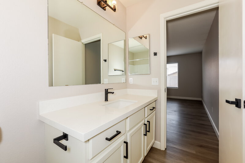 1,895/Mo, 1800 E Desert Rose Trl San Tan Valley, AZ 85143 Main Bathroom View 2
